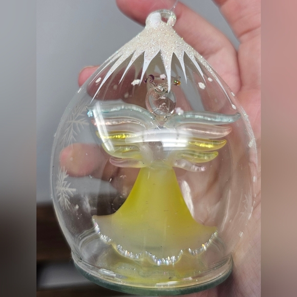 Vintage Unique Treasures Hand Blown Glass Globe Angel Ornament - Picture 9 of 16